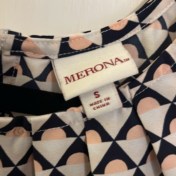 Sleeveless Merona Blouse with Navy and Pink Abstract Pattern (Women’s Small) - Picture 3 of 6